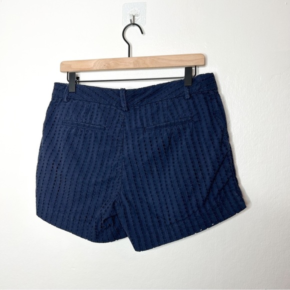 Banana‎ Republic Navy Blue Eyelet Shorts 4 - Picture 5 of 7